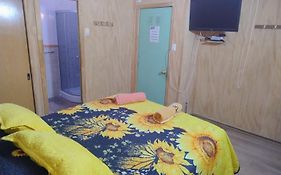 Hostal Y Residencial El Mundial